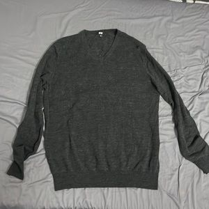 Light Uniqlo sweater